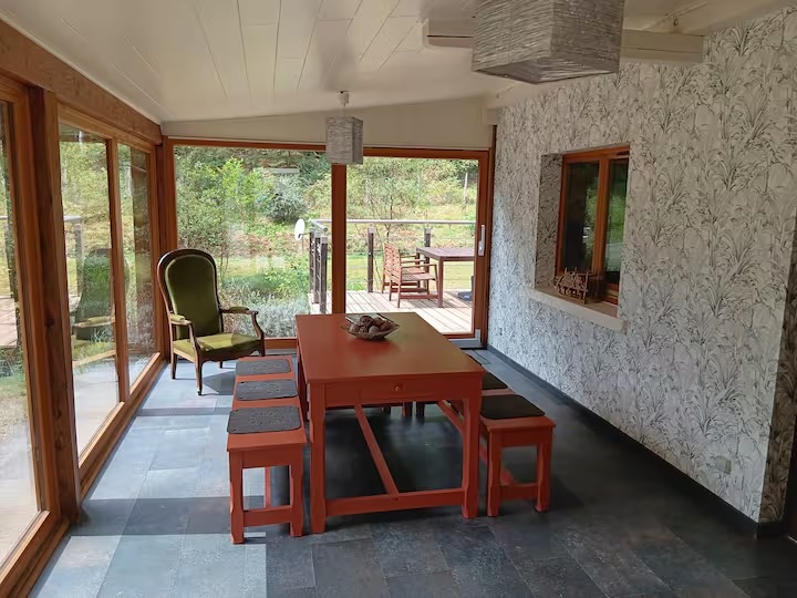 Chalet au cœur du parc régional des Vosges avec étang 