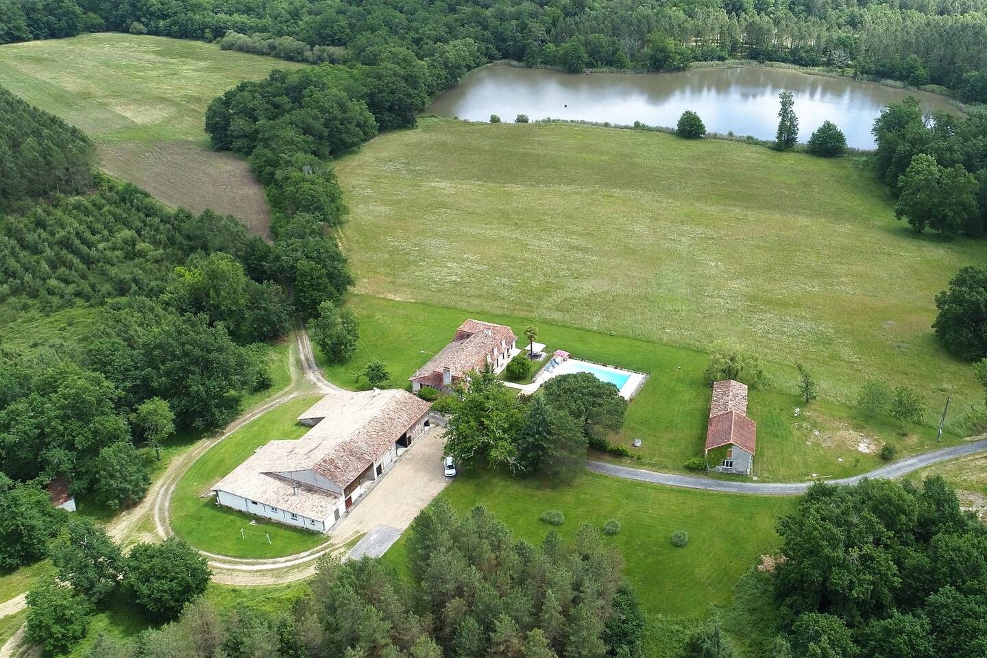 Grand domaine avec spa et accès à 6 étangs