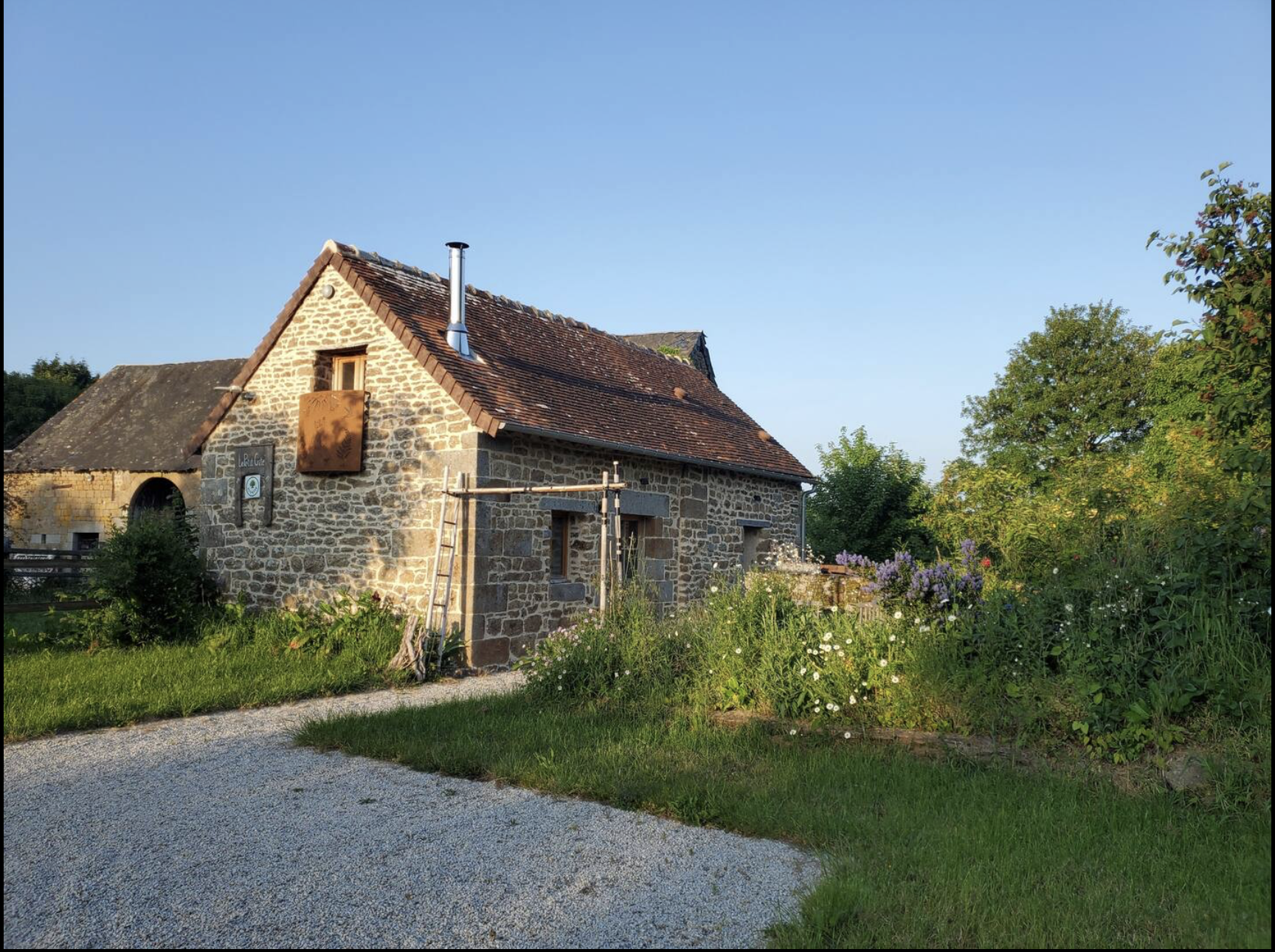 Le gîte normand avec un étang privé et des ânes 