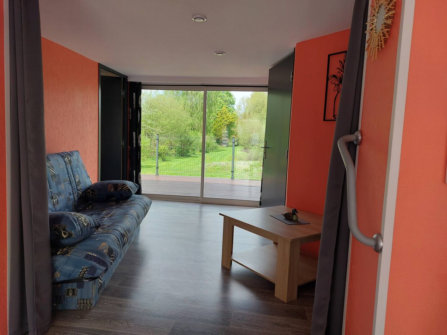 Gîte familiale avec accès à un étang privé proche d’Amiens 