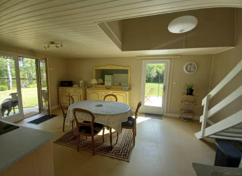 Chalet en bord d’un étang privé dans le Limousin 