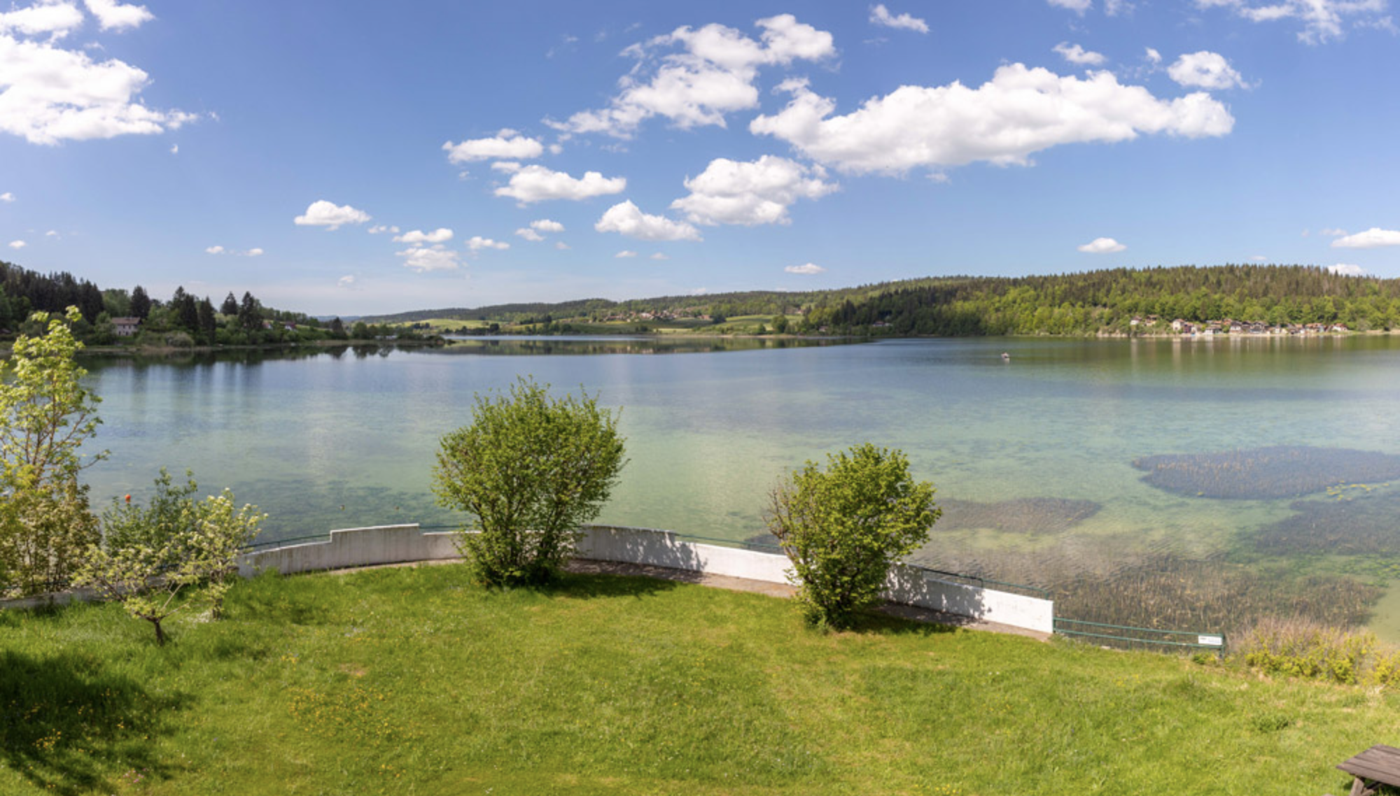 Gîte familiale au bord du lac Saint Point 