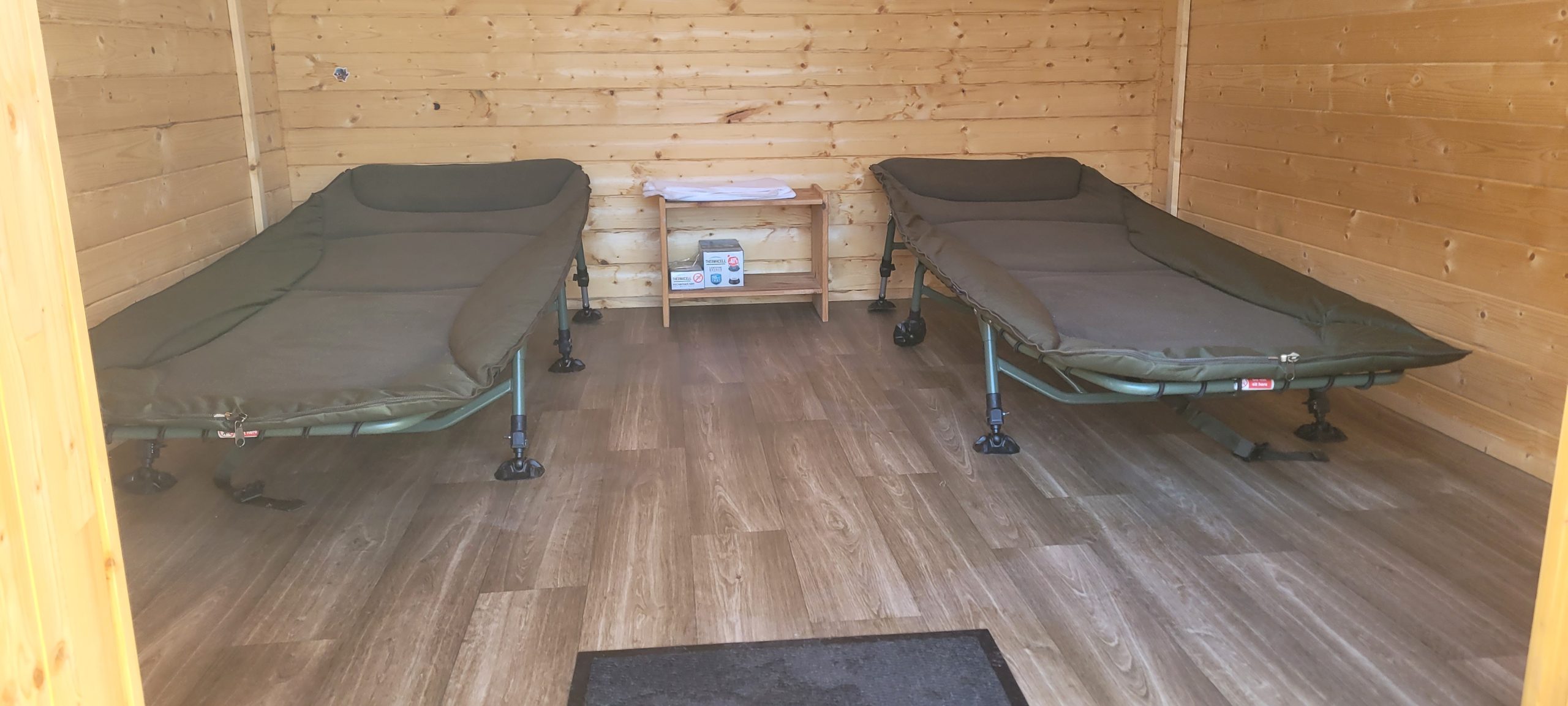 Cabane de pêche avec accès à un étang privé poste 2 