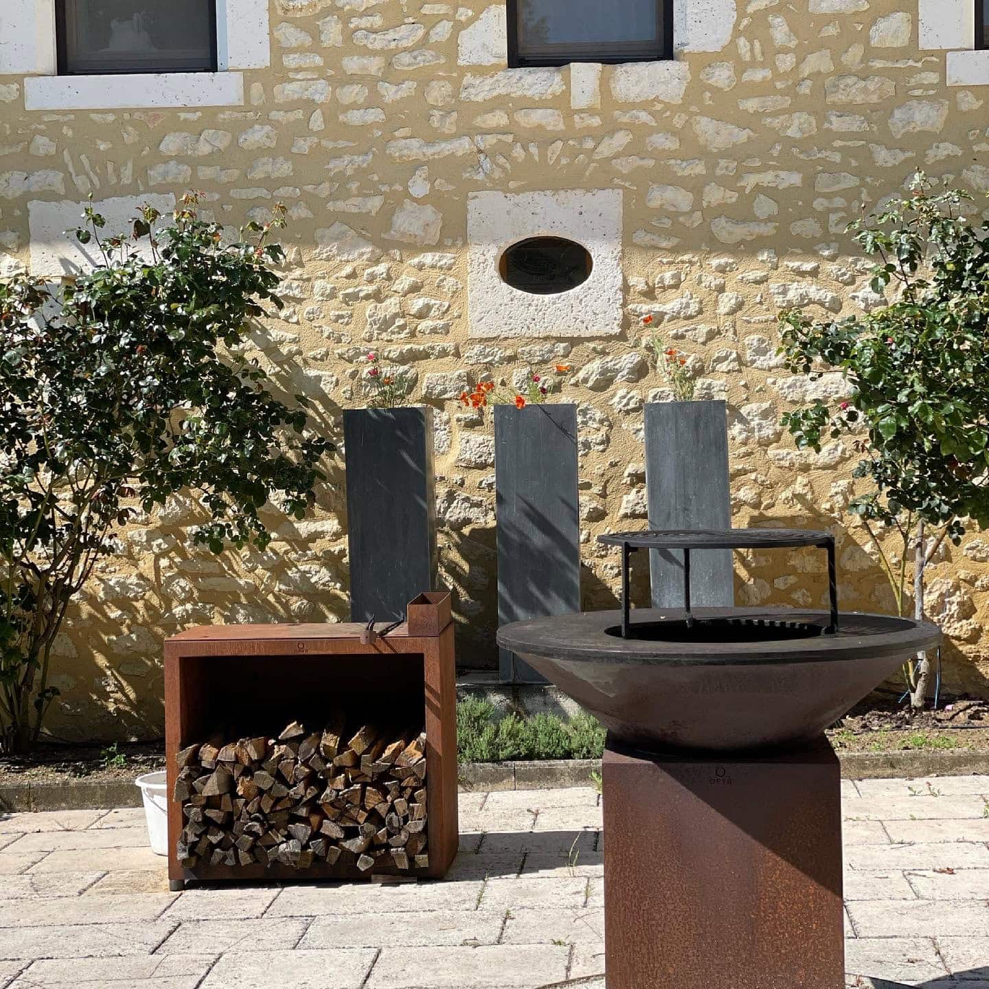Vacances au bord de l’eau avec un gite 8 couchages, une piscine et son étang 