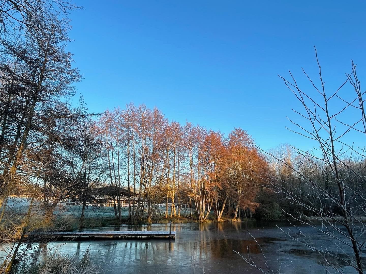 Étang à louer avec des kayaks dans le Périgord 