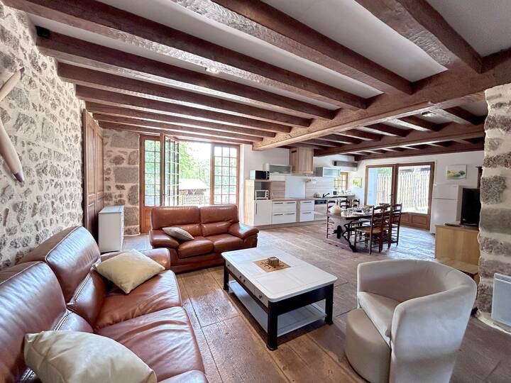 Maison au cœur du Périgord vert avec étang de 3ha 