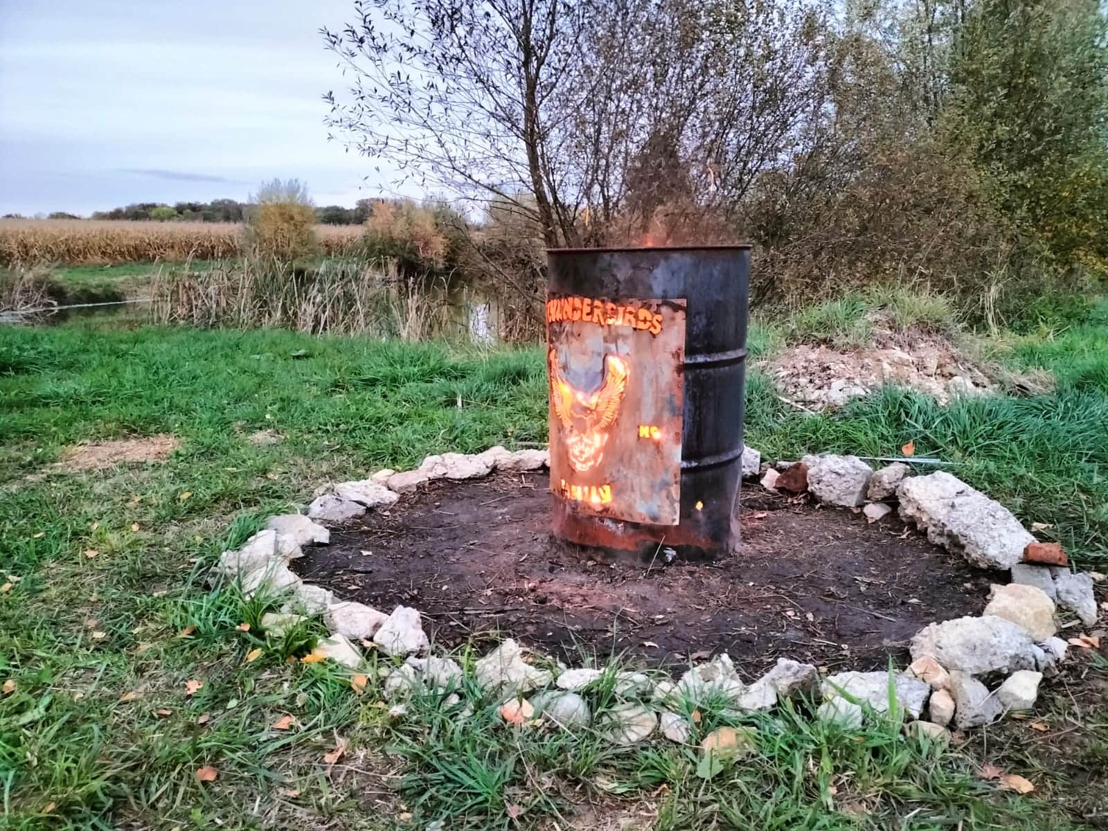 Etang au coeur des champs à louer pour un weekend 