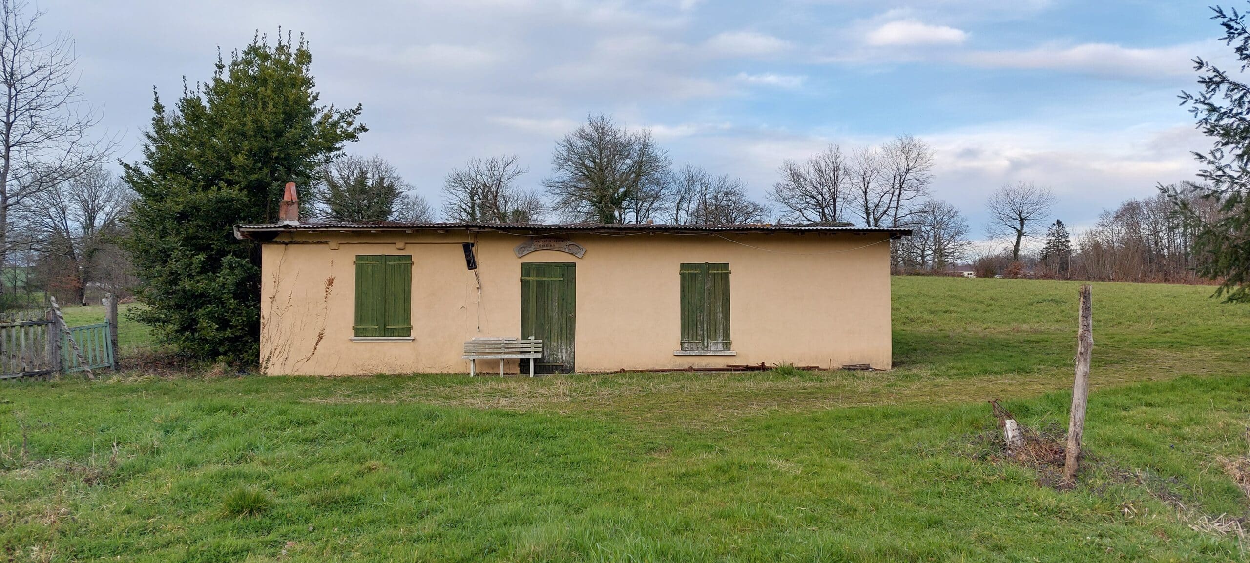 Etang au calme, pèche et détente 