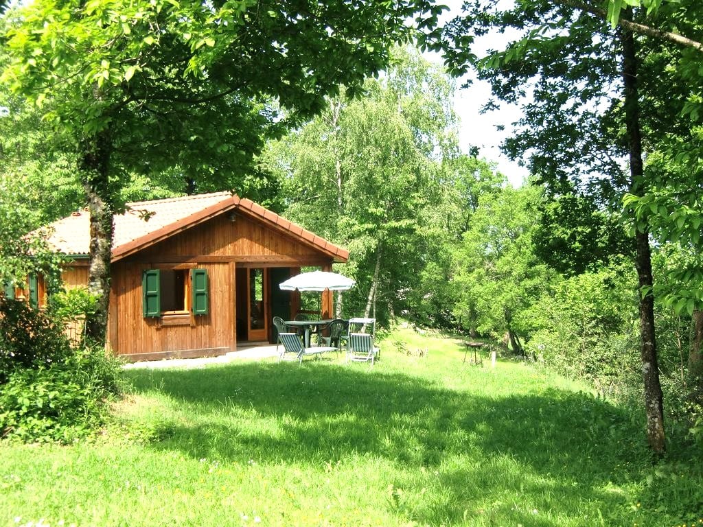 Chalet avec étang de pêche privé à la ferme 