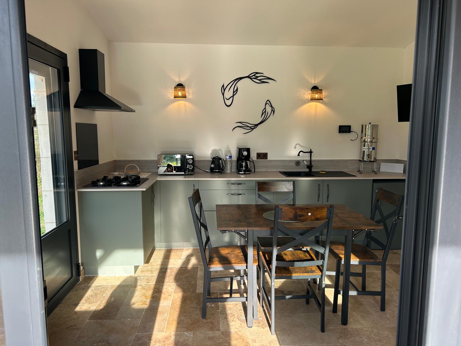 Etang avec son chalet en Nouvelle-Aquitaine 