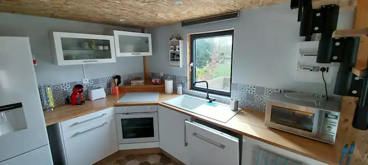 Chalet rénové au bord d’une petite marre avec vue sur la rivière la tortue?